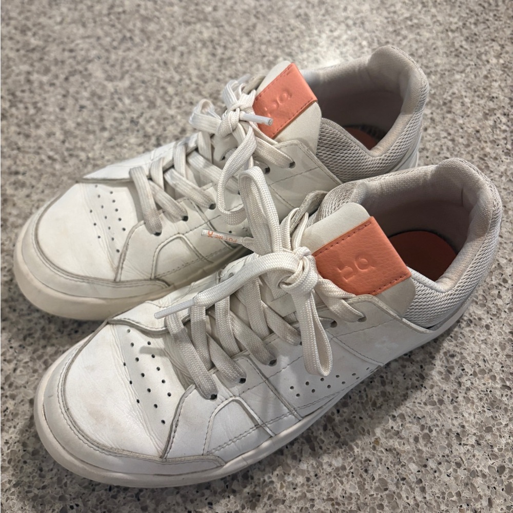 On Cloud Roger tennis shoe